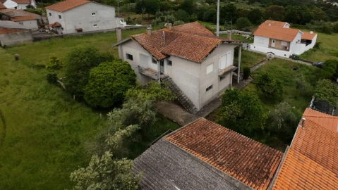 Moradia T5 para Venda em Lousã e Vilarinho