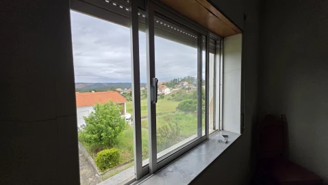 Moradia T5 para Venda em Lousã e Vilarinho
