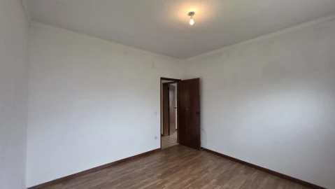 Moradia T5 para Venda em Lousã e Vilarinho