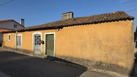 Moradia T2 para Venda em Aguas Belas