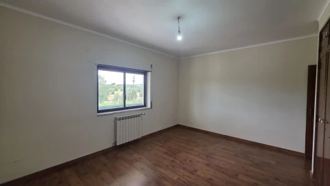 Moradia T4 para Venda em São João Baptista e Santa Maria dos Olivais