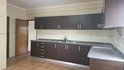 Moradia T4 para Venda em São João Baptista e Santa Maria dos Olivais