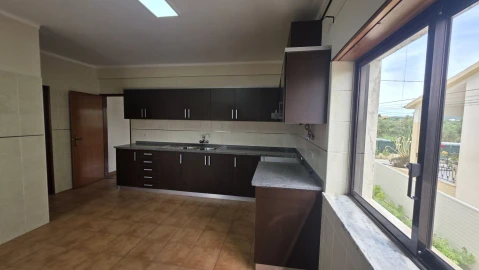 Moradia T4 para Venda em São João Baptista e Santa Maria dos Olivais