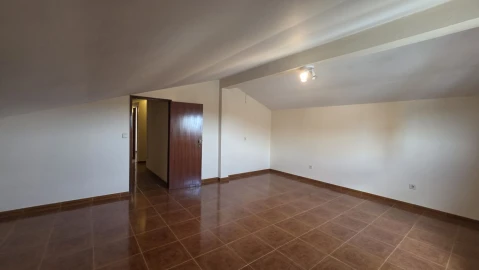 Moradia T4 para Venda em São João Baptista e Santa Maria dos Olivais