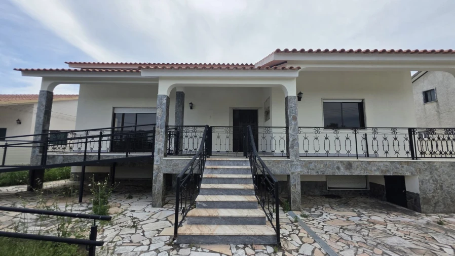 Moradia T4 para Venda em São João Baptista e Santa Maria dos Olivais Foto 5