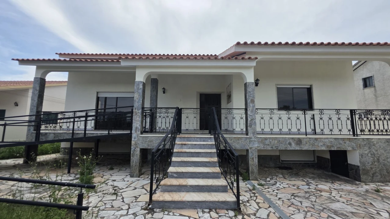 Moradia T4 para Venda em São João Baptista e Santa Maria dos Olivais Foto 5
