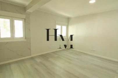 Apartamento T3 para Venda em Laranjeiro e Feijó