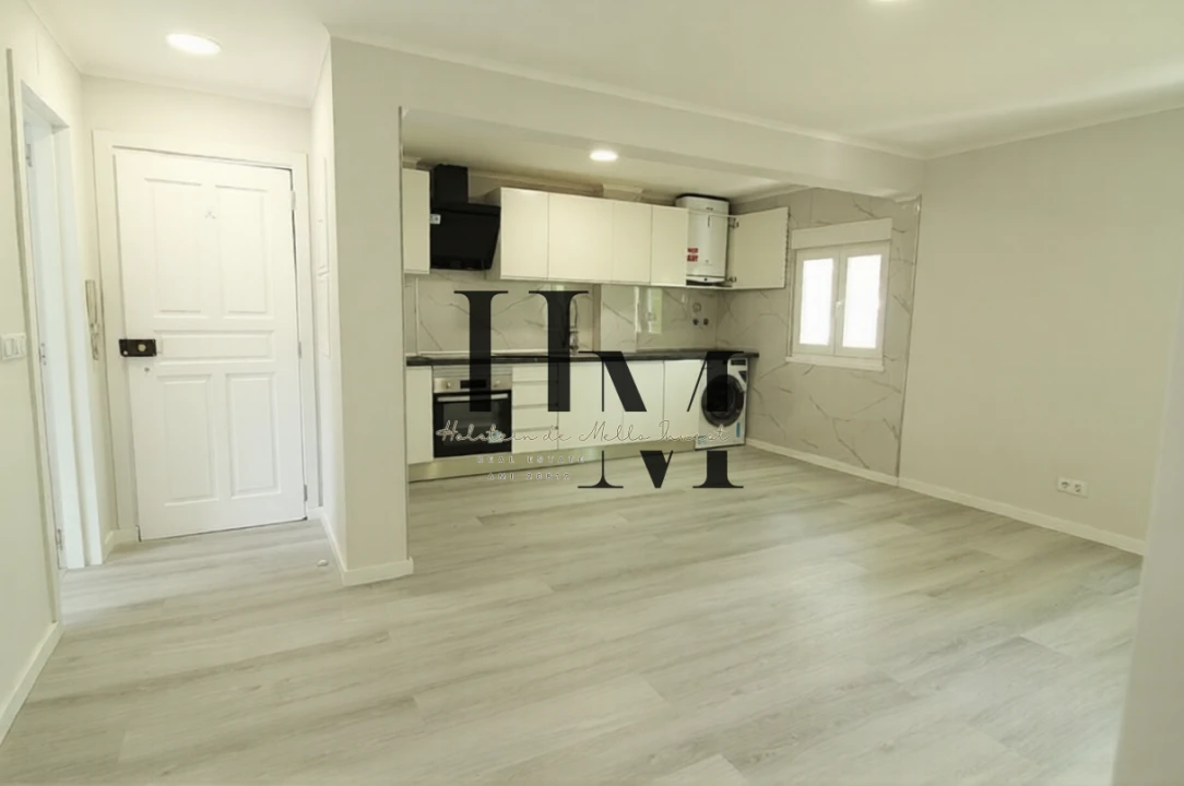 Apartamento T3 para Venda em Laranjeiro e Feijó Foto 2
