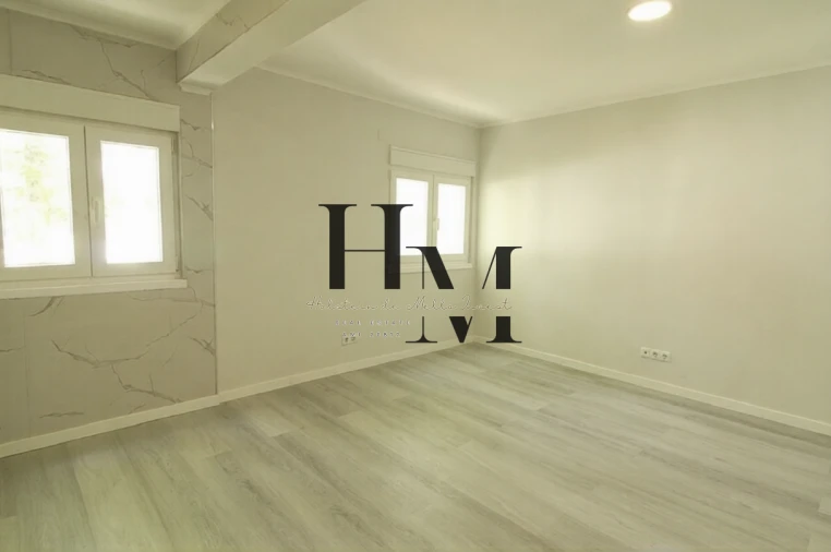 Apartamento T3 para Venda em Laranjeiro e Feijó Foto 4