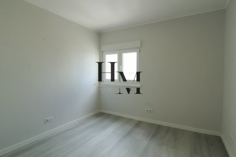 Apartamento T3 para Venda em Laranjeiro e Feijó Foto 8