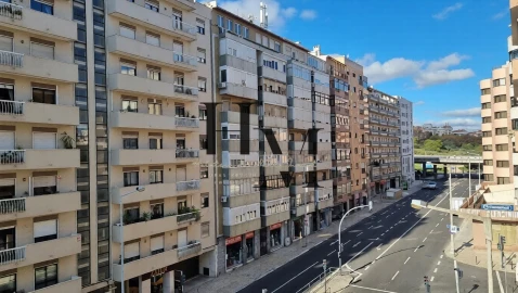 Apartamento T3 para Venda em São Domingos de Benfica