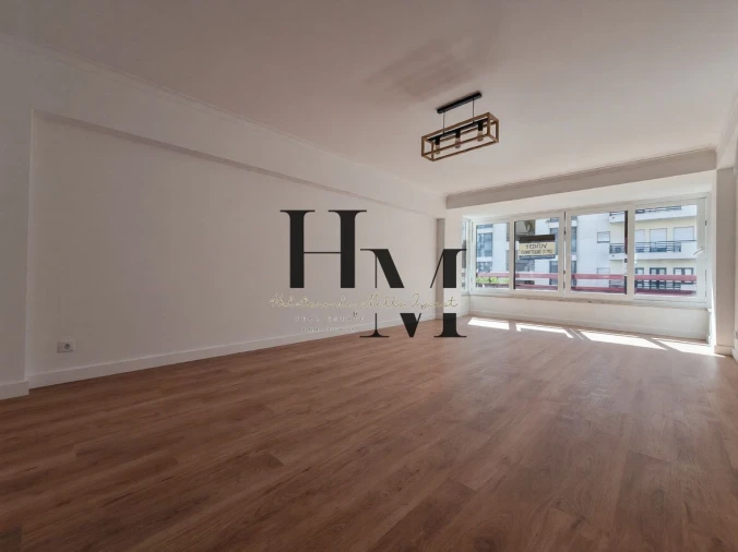 Apartamento T3 para Venda em São Domingos de Benfica Foto 3