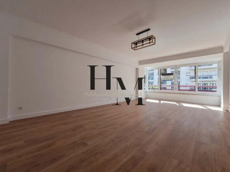 Apartamento T3 para Venda em São Domingos de Benfica Foto 3