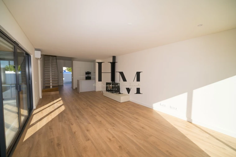 Moradia T3 para Venda em Santo Estêvão Foto 4