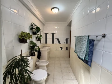 Apartamento T1 para Venda em Santa Maria, São Pedro e Matacães