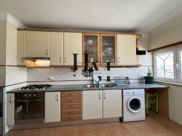 Apartamento T1 para Venda em Santa Maria, São Pedro e Matacães