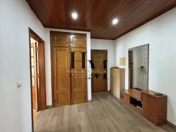 Apartamento T1 para Venda em Santa Maria, São Pedro e Matacães