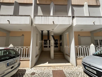 Apartamento T1 para Venda em Santa Maria, São Pedro e Matacães