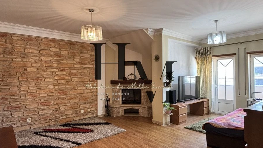 Apartamento T1 para Venda em Santa Maria, São Pedro e Matacães