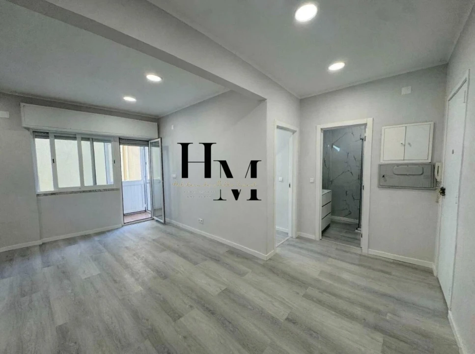 Apartamento T1 para Venda em Venteira Foto 6