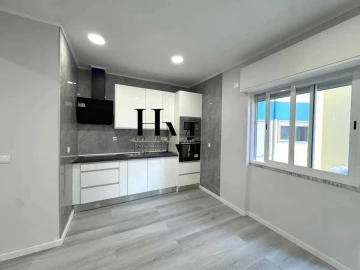 Apartamento T1 para Venda em Venteira