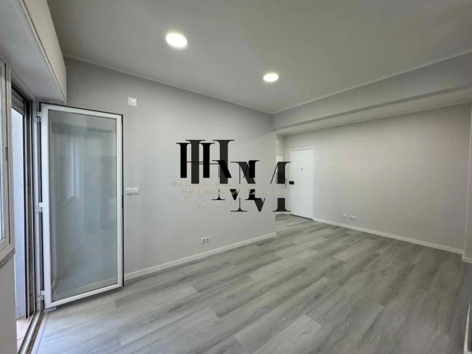 Apartamento T1 para Venda em Venteira Foto 4