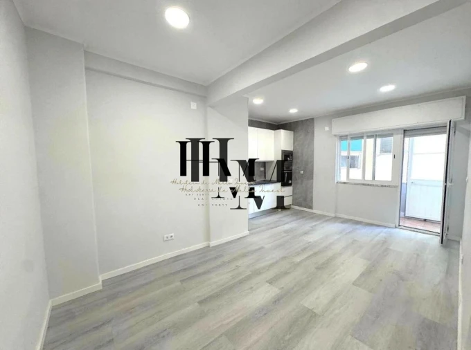 Apartamento T1 para Venda em Venteira Foto 7