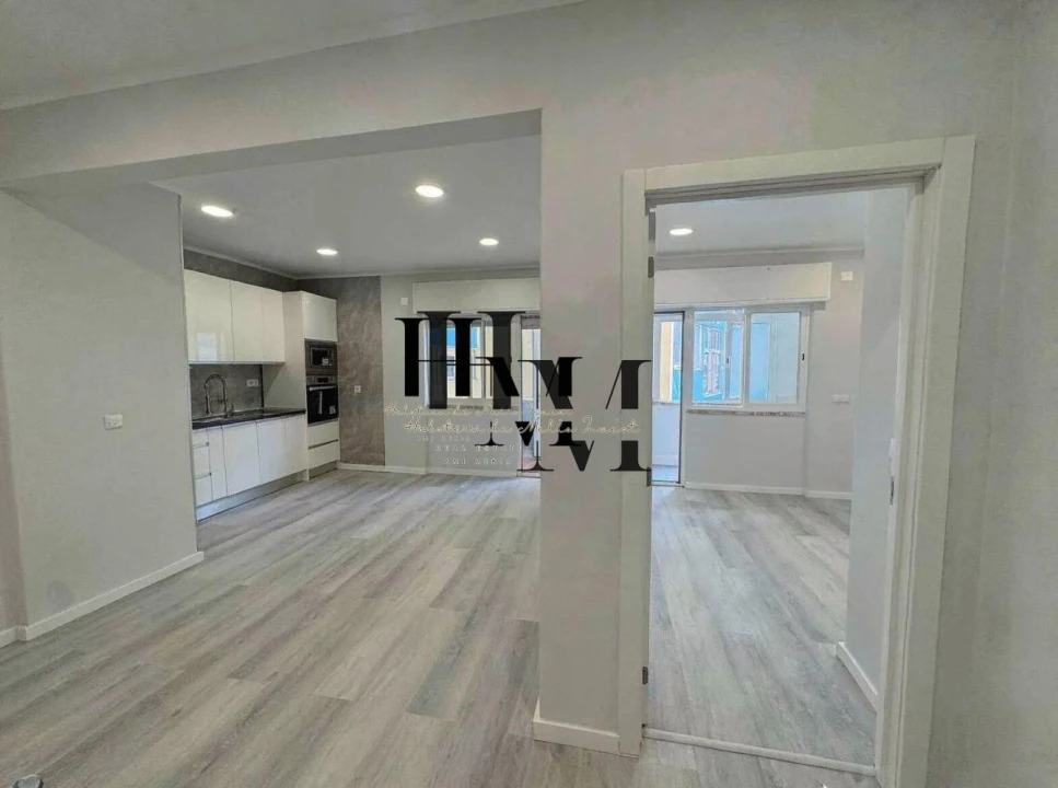 Apartamento T1 para Venda em Venteira Foto 9