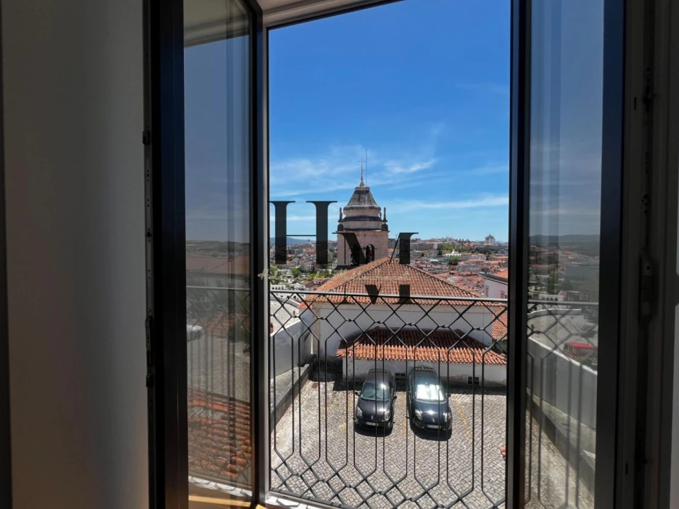 Apartamento T3 para Venda em Leiria, Pousos, Barreira e Cortes Foto 1