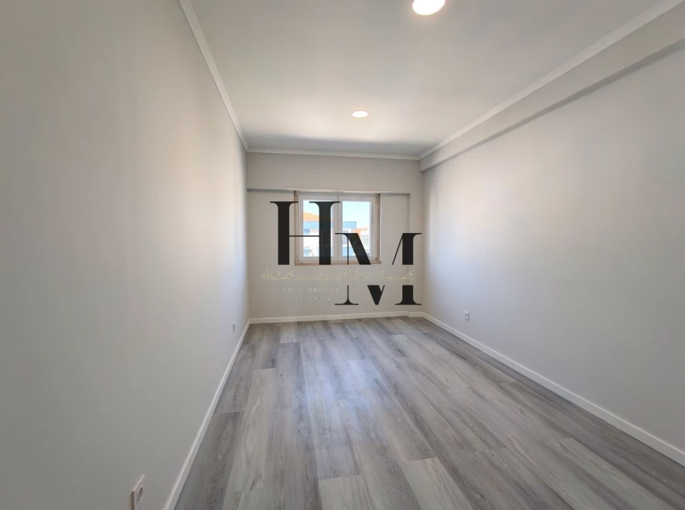Apartamento T4 para Venda em Amora Foto 14