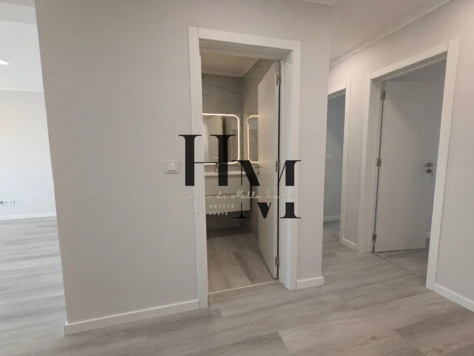 Apartamento T4 para Venda em Amora Foto 8