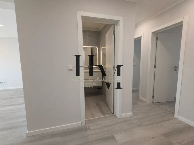Apartamento T4 para Venda em Amora Foto 8