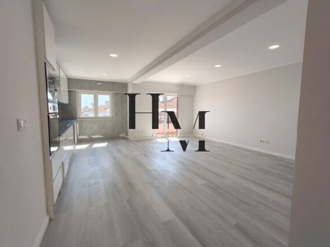 Apartamento T4 para Venda em Amora Foto 5