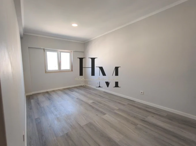 Apartamento T4 para Venda em Amora Foto 15