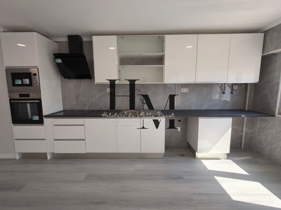 Apartamento T4 para Venda em Amora Foto 3