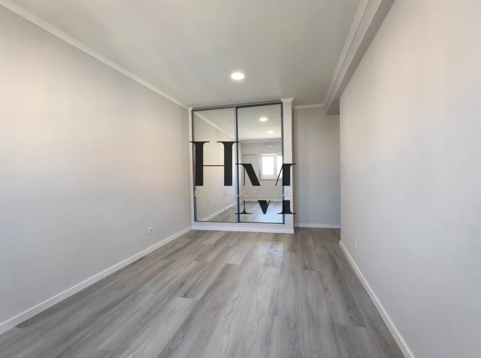 Apartamento T4 para Venda em Amora Foto 16