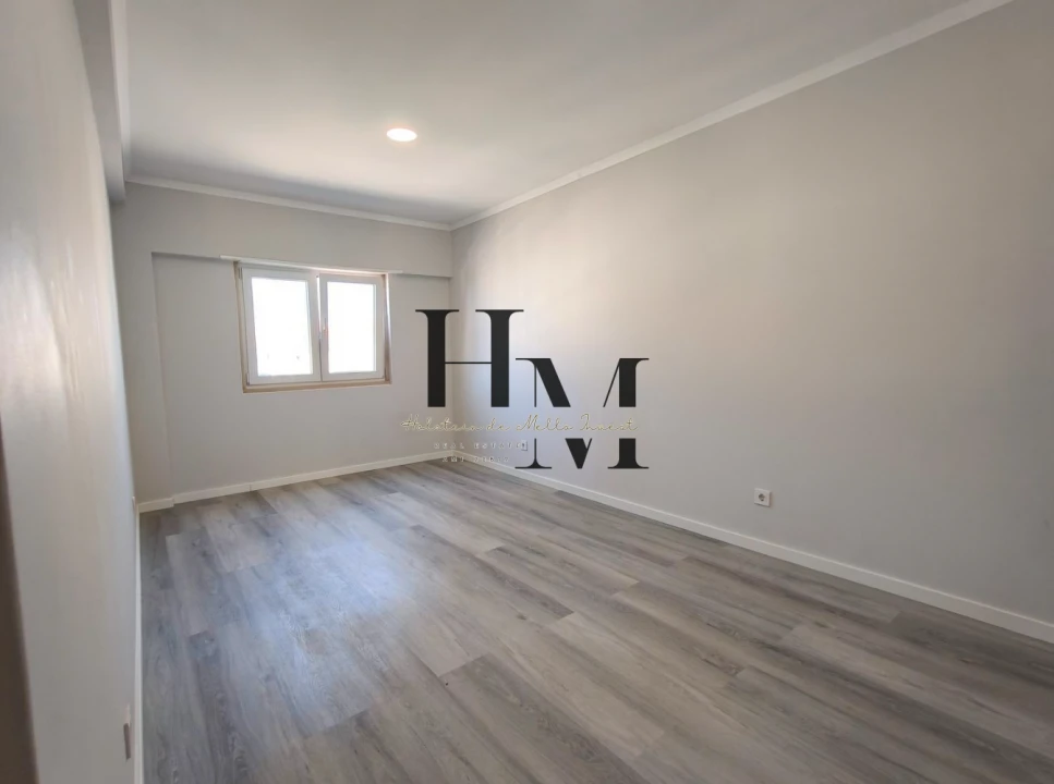 Apartamento T4 para Venda em Amora Foto 15