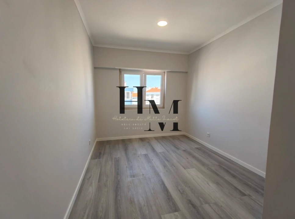Apartamento T4 para Venda em Amora Foto 17