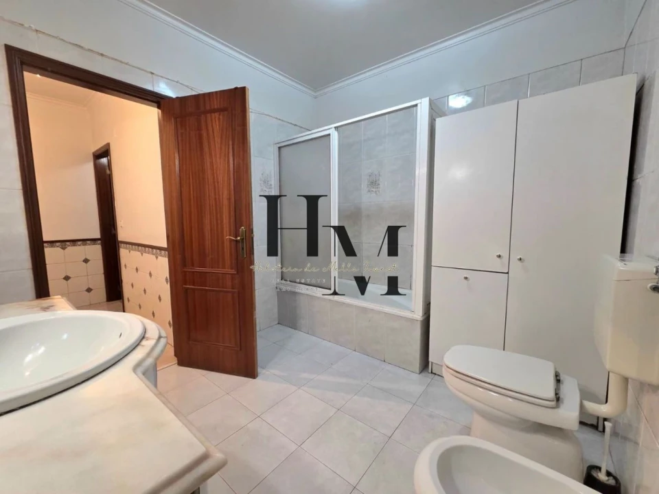 Apartamento T2 para Venda em Algueirão-Mem Martins Foto 17