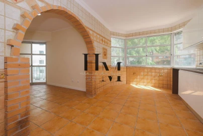 Apartamento T3 para Venda em Algueirão-Mem Martins