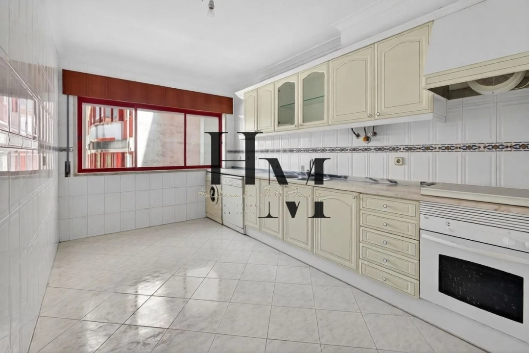 Apartamento T2 para Venda em Algueirão-Mem Martins Foto 1