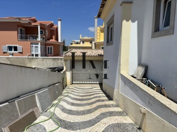 Moradia T4 para Venda em Azeitão (São Lourenço e São Simão)