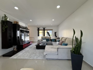 Moradia T4 para Venda em Azeitão (São Lourenço e São Simão)