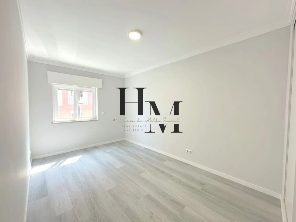 Apartamento T2 para Venda em Corroios Foto 17