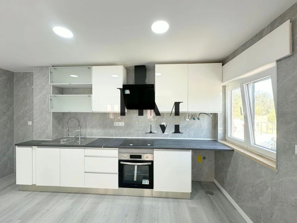 Apartamento T2 para Venda em Corroios Foto 4