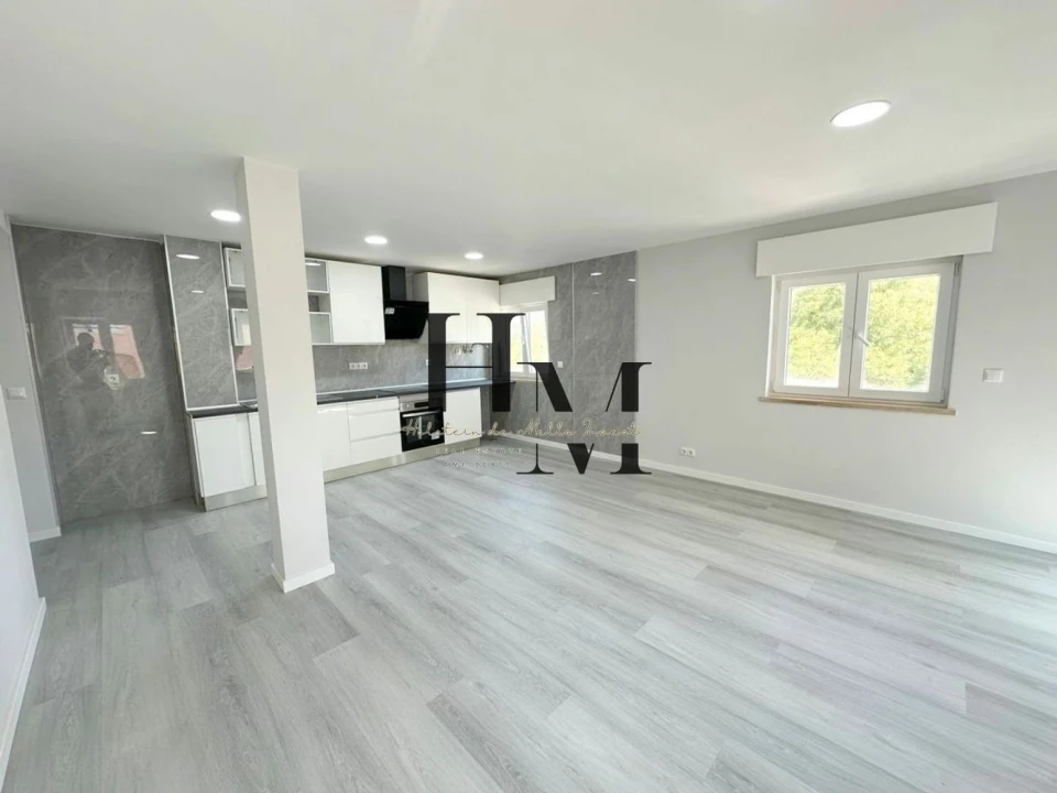 Apartamento T2 para Venda em Corroios Foto 7
