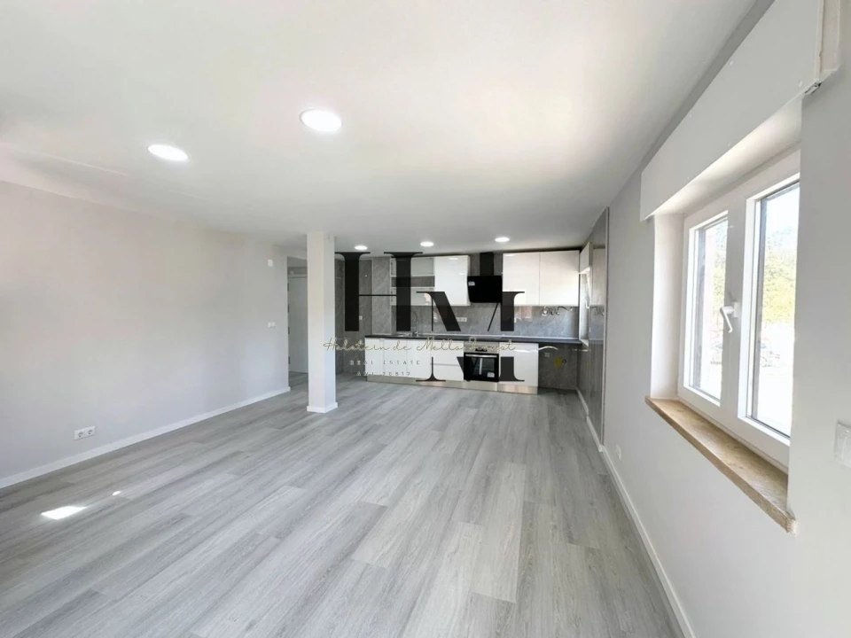 Apartamento T2 para Venda em Corroios Foto 8