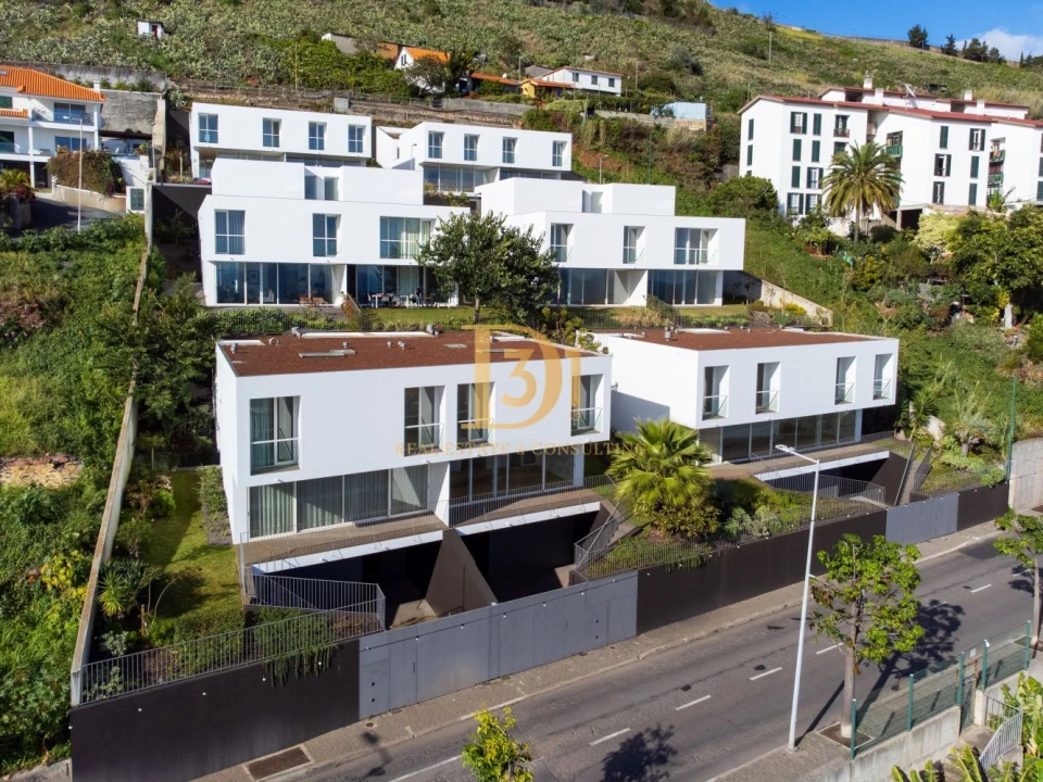 Moradia T4 para Venda em São Martinho Foto 1