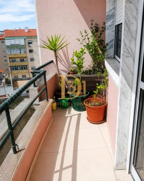 Apartamento T3 para Venda em Agualva e Mira-Sintra