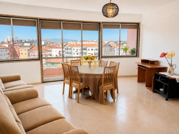 Apartamento T3 para Venda em Agualva e Mira-Sintra